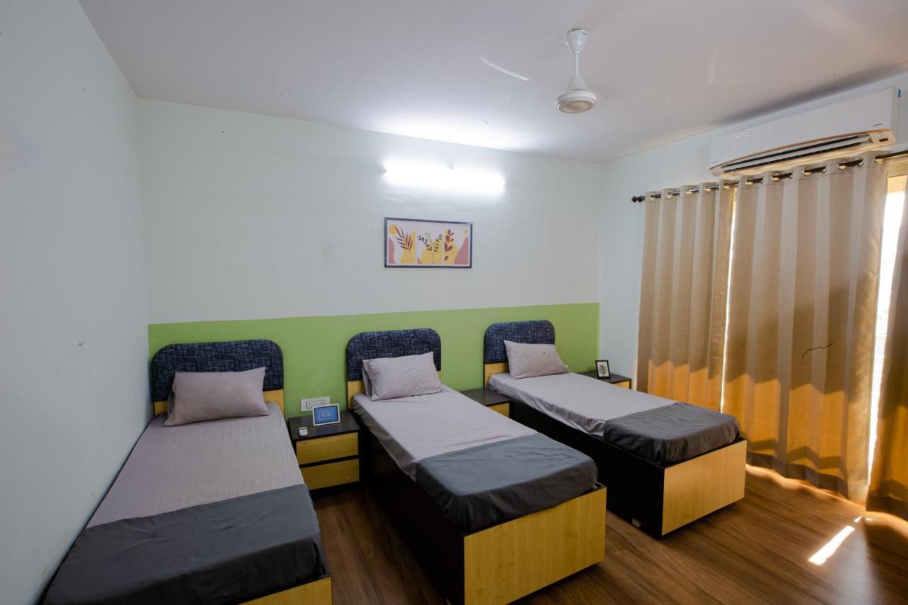 Hostel Covie Kharghar 200 Navi Mumbai Exterior foto